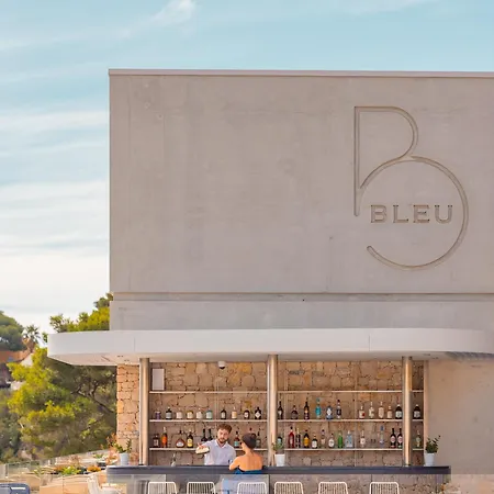 Hotel Bleu &