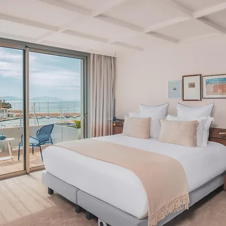 Hotel Bleu & 4*